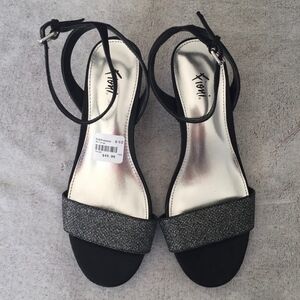 Fioni Honey Shoes Black Open Toe Pumps NWT